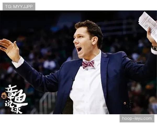 迈克尔·里德利用无球跑动拉开空间提升三分命中率明显
